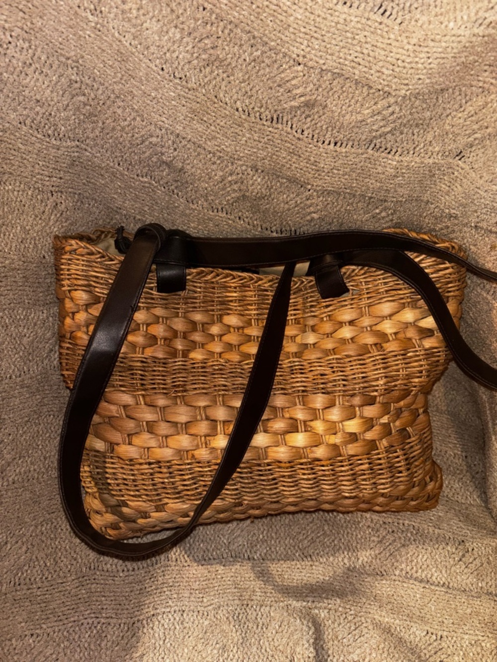 Jaclyn Smith Woven Straw Tote Bag Brown Faux Leather Straps